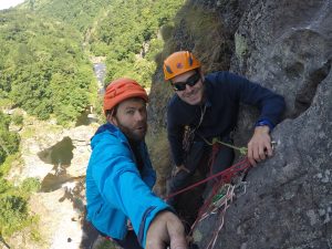 Escalade grande voie avec Axécime